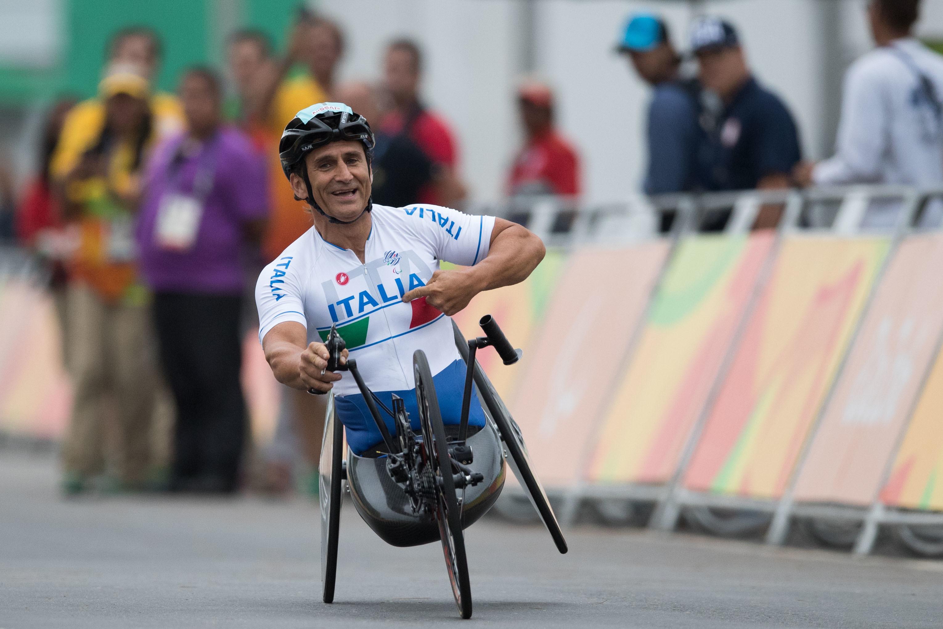 Zanardi, il messaggio del figlio