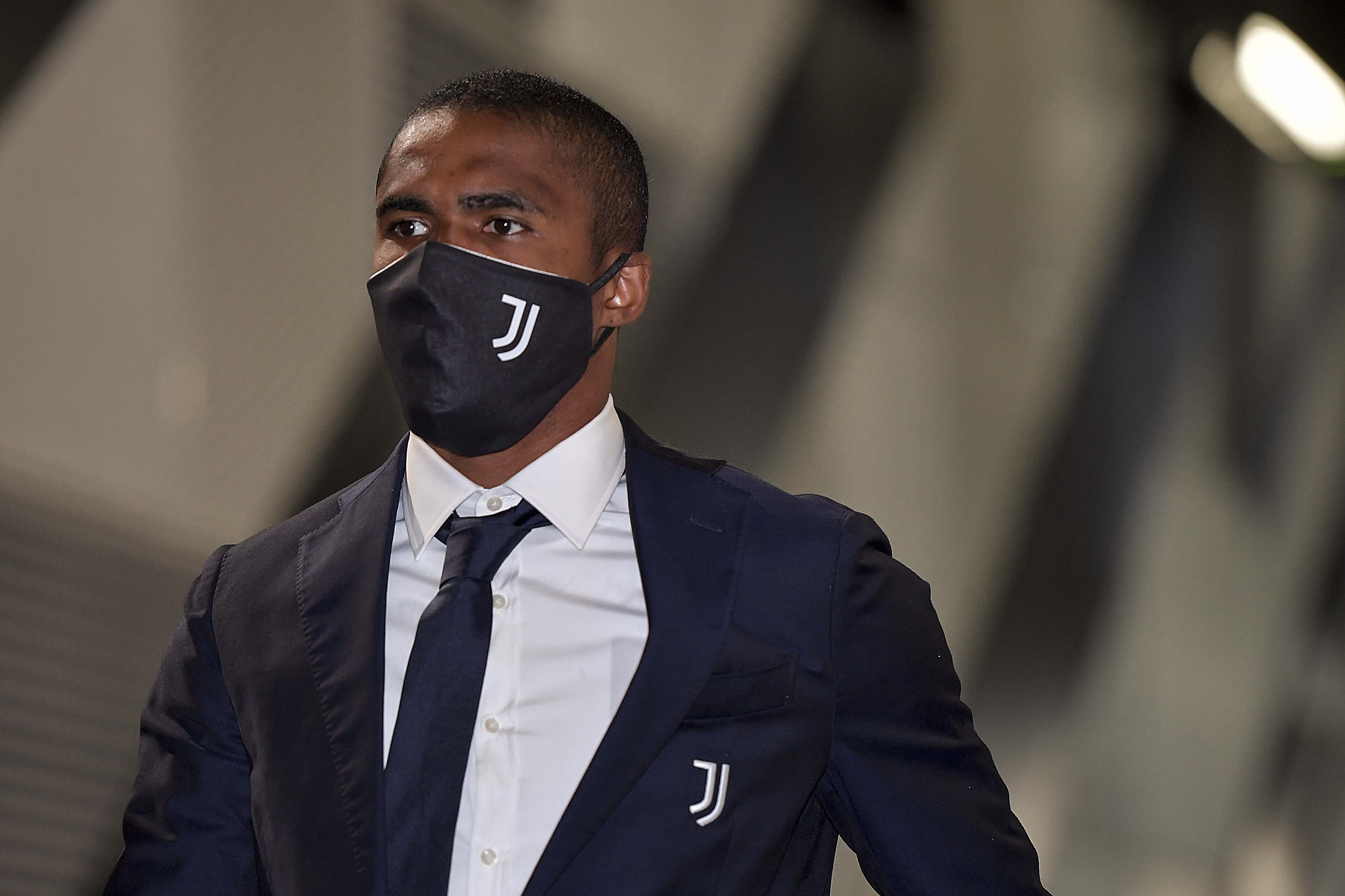 Douglas Costa, rapina